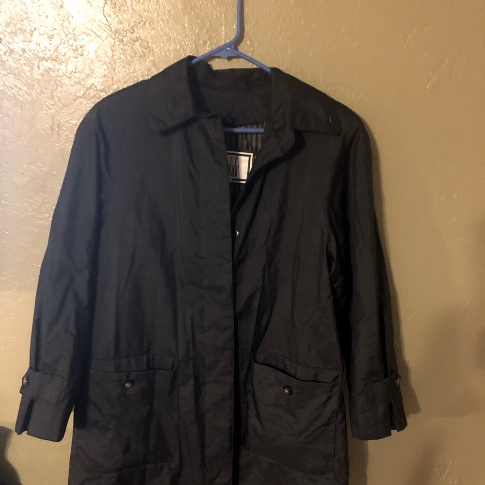 Fleet Street Petite Rain Jacket with removable lining. Size 8P